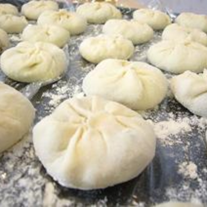 皮から作る、にら饅頭(皮だけです)